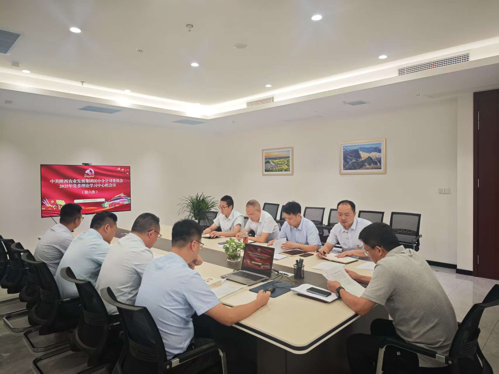 301748604919105399.jpg 0eb29344cd75facc3e1dd78261b42fe.jpg